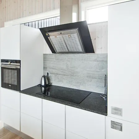 Beautiful Home In Glesborg With Kitchen *