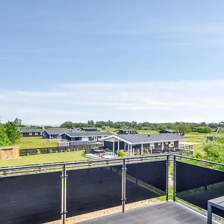 Beautiful Home In Glesborg With Kitchen