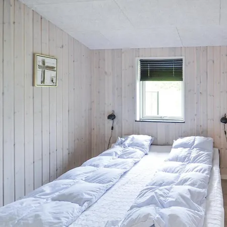 Beautiful Home In Glesborg With Kitchen