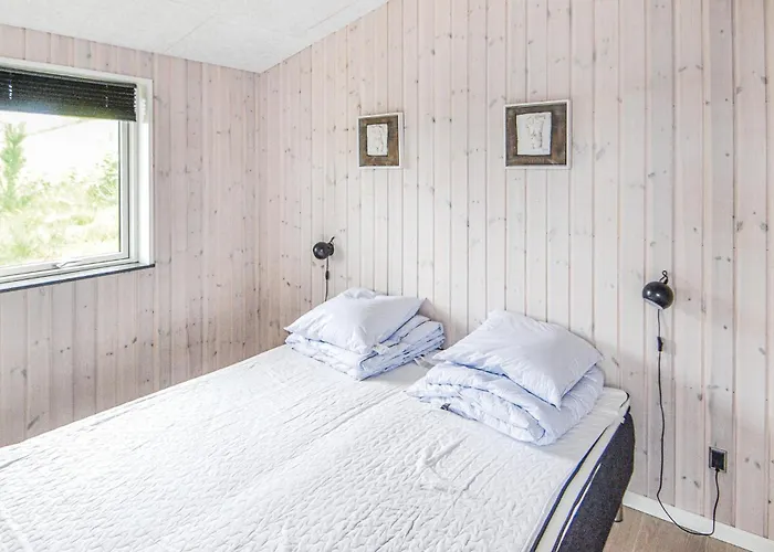 Feriehus Three-bedroom In Glesborg